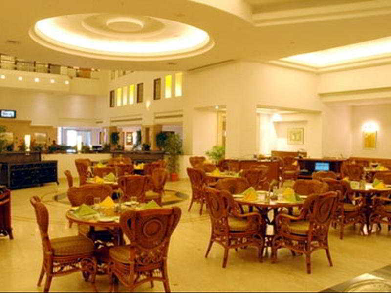 Greenpark Madrás Exterior foto The Grand Hotel