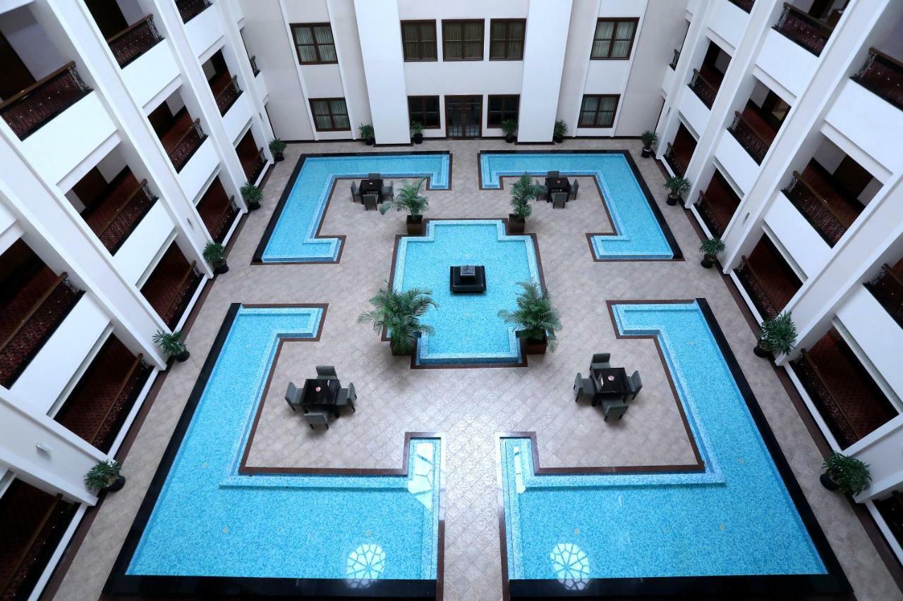 Greenpark Madrás Exterior foto The interior of the hotel